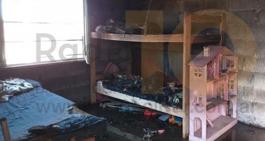 Incendio con perdidas totales en una vivienda de Barrio Villa Diamante