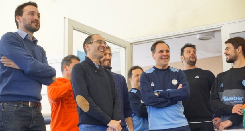 El Intendente Pisano asisti&oacute; al inicio de temporada de Bol&iacute;var Voley