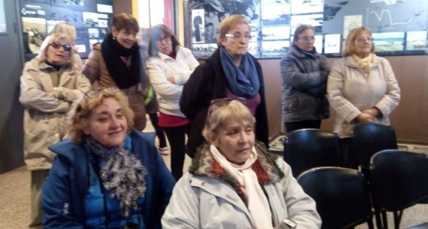 Viaj&oacute; el segundo contingente de adultos mayores a conocer las Termas de Carhu&eacute;