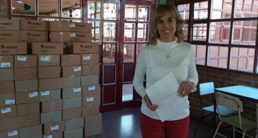 Instituciones educativas de la ciudad recibieron kits de rob&oacute;tica