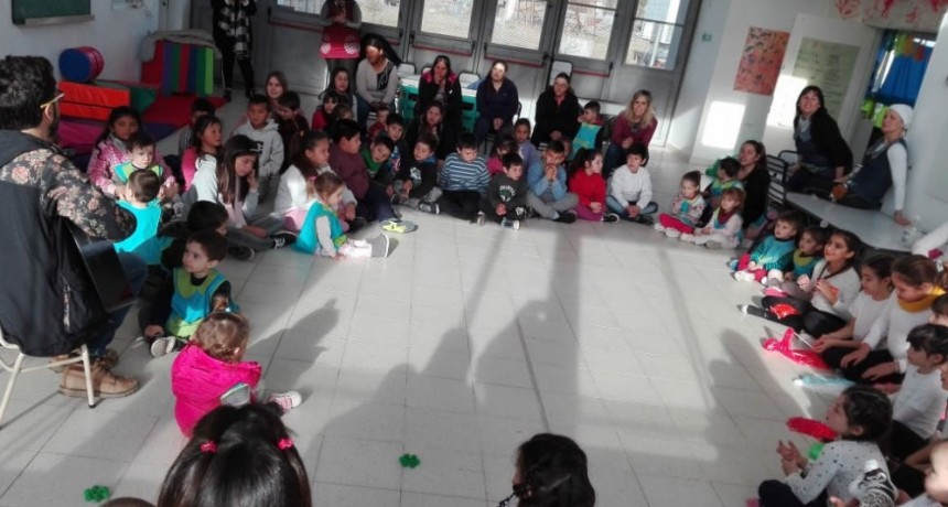 En el Jard&iacute;n Municipal El Reino del Rev&eacute;s los CAI realizaron actividades en el marco del D&iacute;a del Ni&ntilde;o 