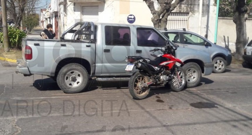Motociclista hospitalizado tras sufrir un accidente en calle Rafael Hern&aacute;ndez y Viamonte