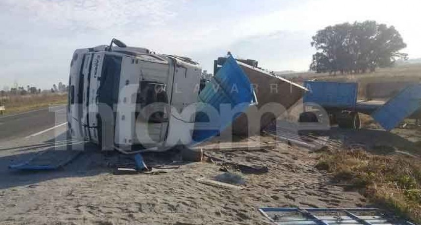Camionero hinojense volc&oacute; en la Ruta provincial 51