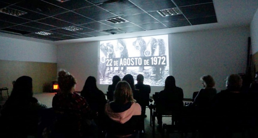 Se realiz&oacute; una escucha colectiva de radioteatro en el DIAT