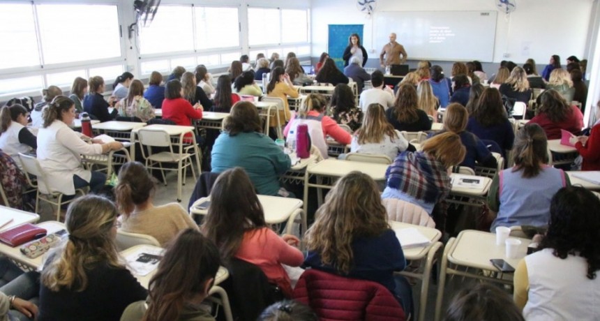 Ni&ntilde;ez, Adolescencia y Familia; Capacitaci&oacute;n sobre abuso sexual en la infancia