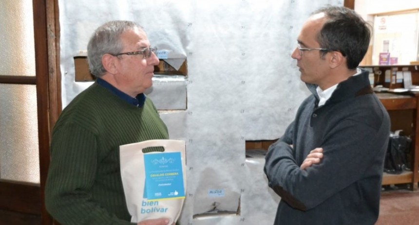 El Intendente Pisano salud&oacute; a Osvaldo Corbera por su jubilaci&oacute;n del Correo Argentino
