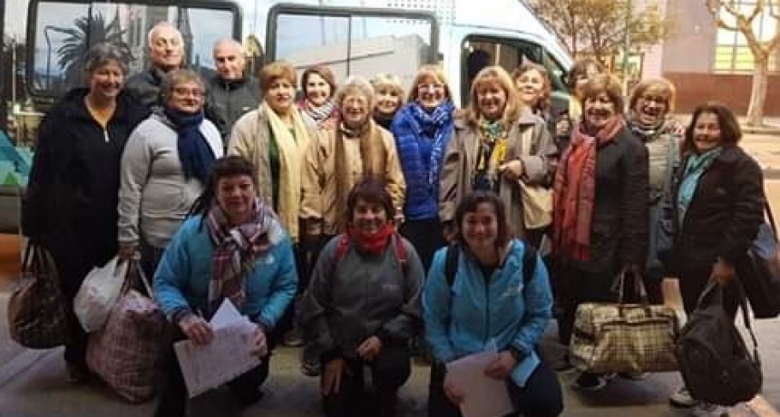 M&aacute;s de 100 adultos mayores viajaron con el Programa Municipal Turismo Social