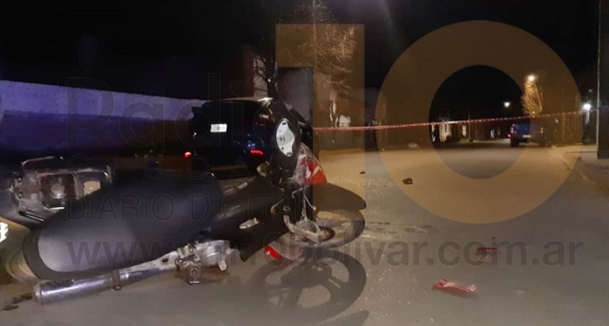 Una motociclista debi&oacute; ser hospitalizada tras protagonizar un impacto 