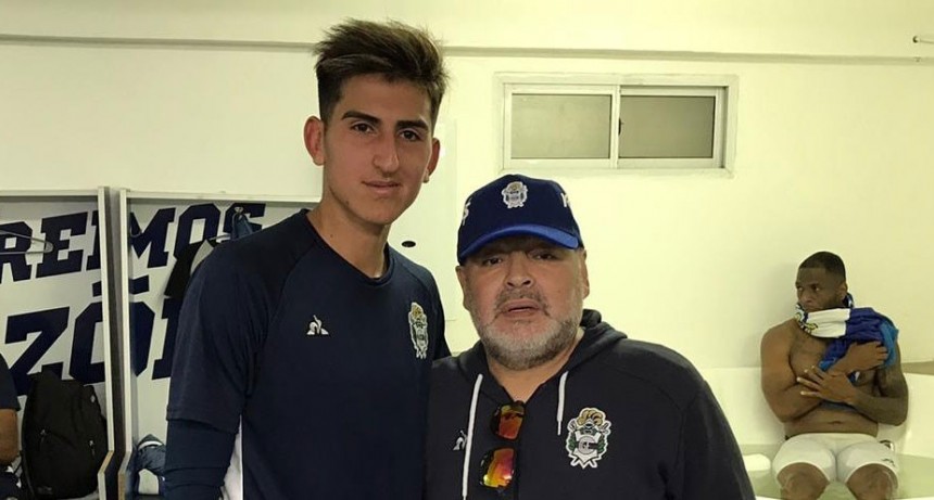 Alan Lescano; &lsquo;Fue emocionante porque se siente como una recompensa al sacrificio que hacemos cuando nos vamos de chicos&rsquo;