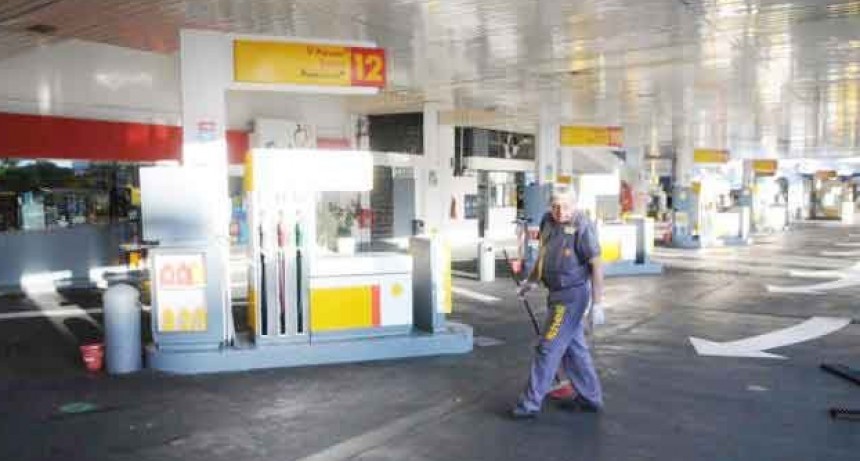 Despu&eacute;s de YPF, el resto de las petroleras tambi&eacute;n anuncian una suba del 4,5% en naftas