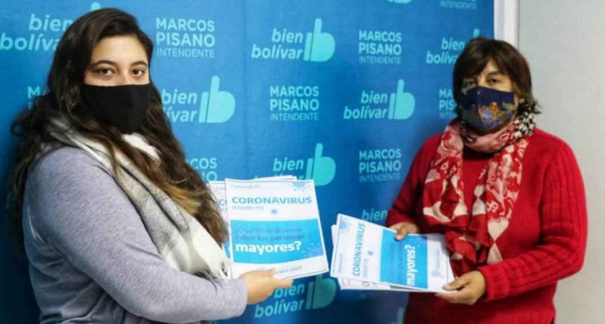 Nancy &Aacute;lvarez entreg&oacute; cuadernillos did&aacute;cticos para los adultos mayores de Hale