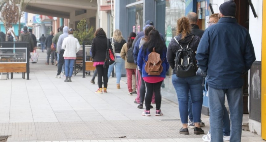 Excelente asistencia a la jornada de Vacunación Libre en el Cine Avenida