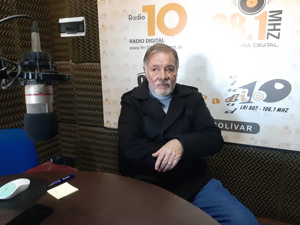 Julio Ruíz visitó los estudios de FM 10 y hablamos de la fecha de referencia respecto del fallecimiento de José de San Martín, pero también de cómo estamos educando