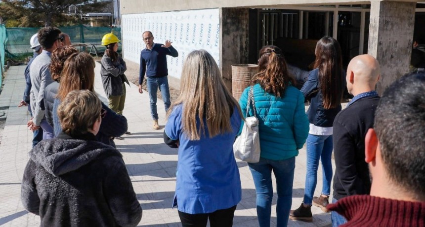 Día de la Educación Especial: El Intendente invitó a los equipos de las Escuela 501, 502 y el Centro de Estimulación Temprana a recorrer la obra del CEDI