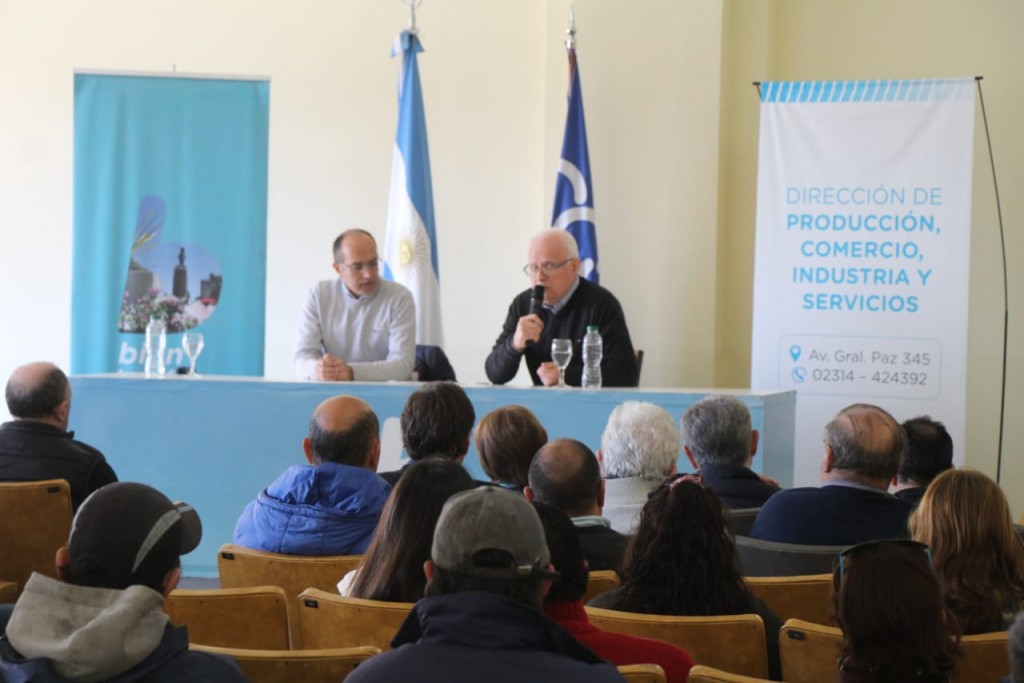 Juan Martín: “La democracia está en la médula de nuestra cooperativas, y es un honor hoy ser recibido por el intendente Pisano, que representa a la ciudad, y estar acompañado por Pino Gagliardi y Julio Fal”
