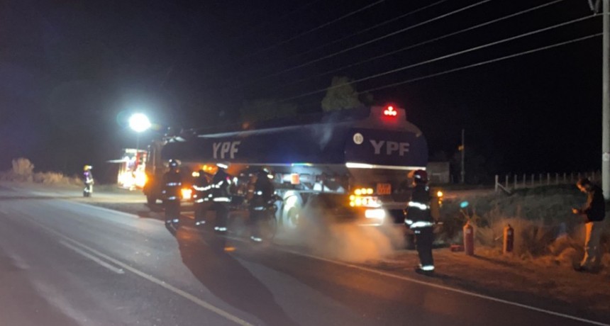 Se produjo el recalentamiento de neumáticos en transporte de combustible y debieron actuar los Bomberos Voluntarios