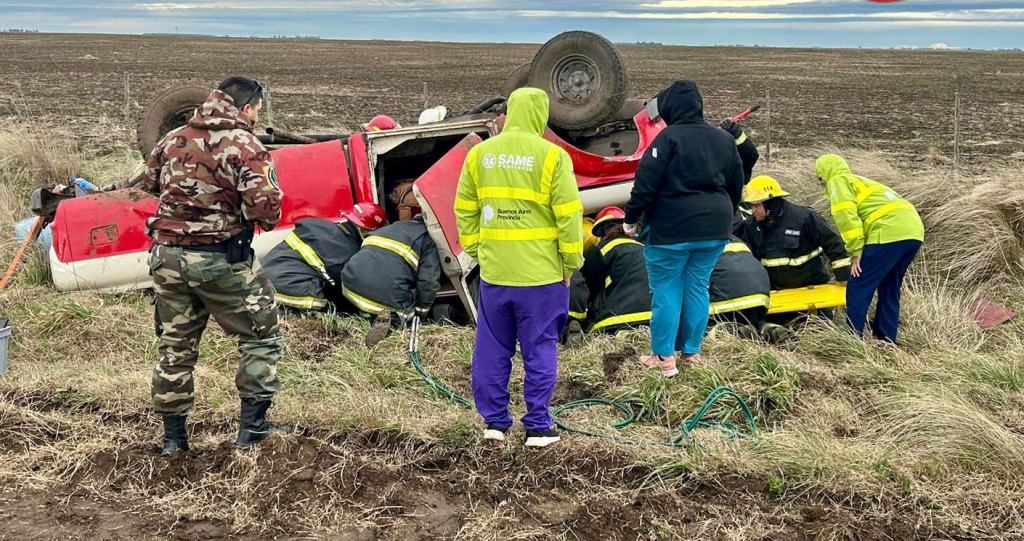 Laprida: falleció el joven que volcó y permaneció 12 horas atrapado en la camioneta