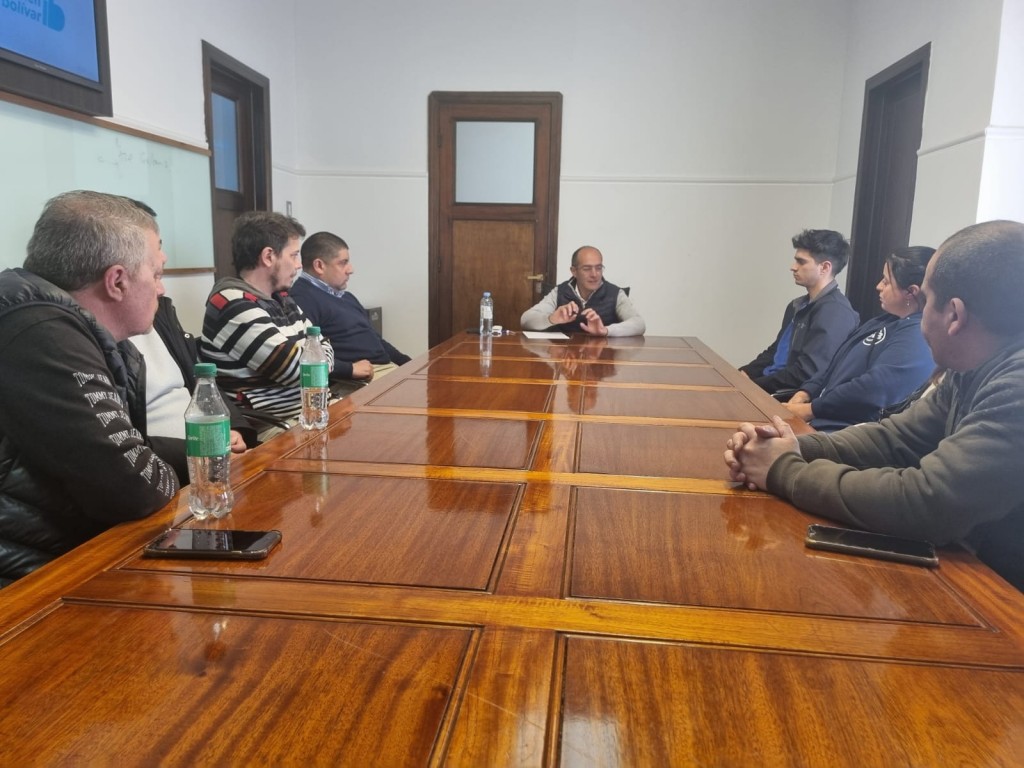 El Intendente Marcos Pisano se reunió con referentes de supermercados y representantes del Colegio de Farmacéuticos