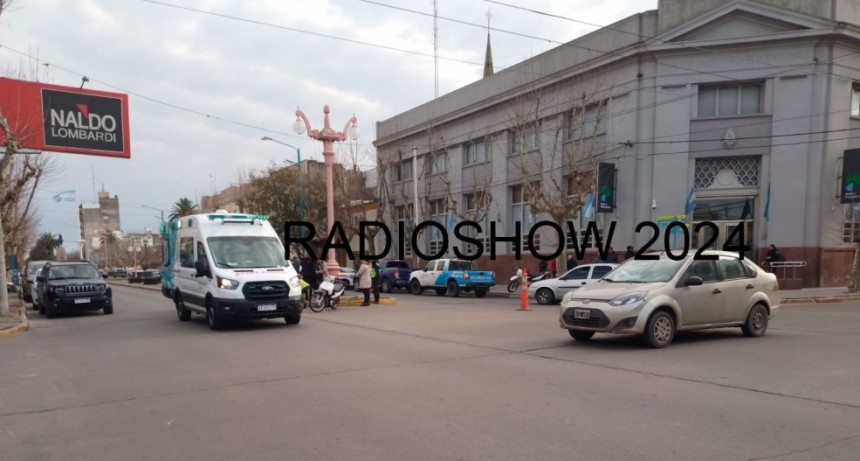 Colisión entre un auto y una moto