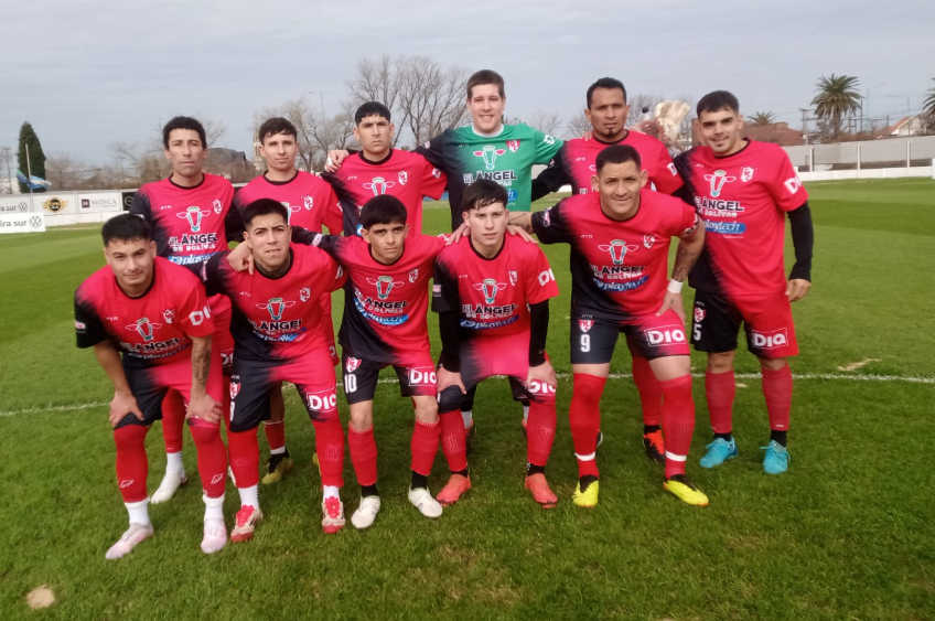 En un partidazo, el “rojo” de Adrián Fuster venció a Ciudad de Bolívar, FM 10 habló con los jugadores de Casariego 