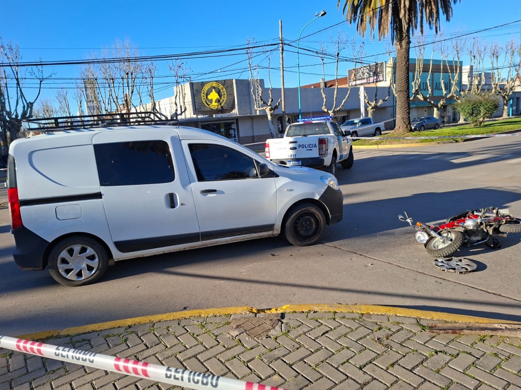 Una mujer hospitalizada tras una colisión