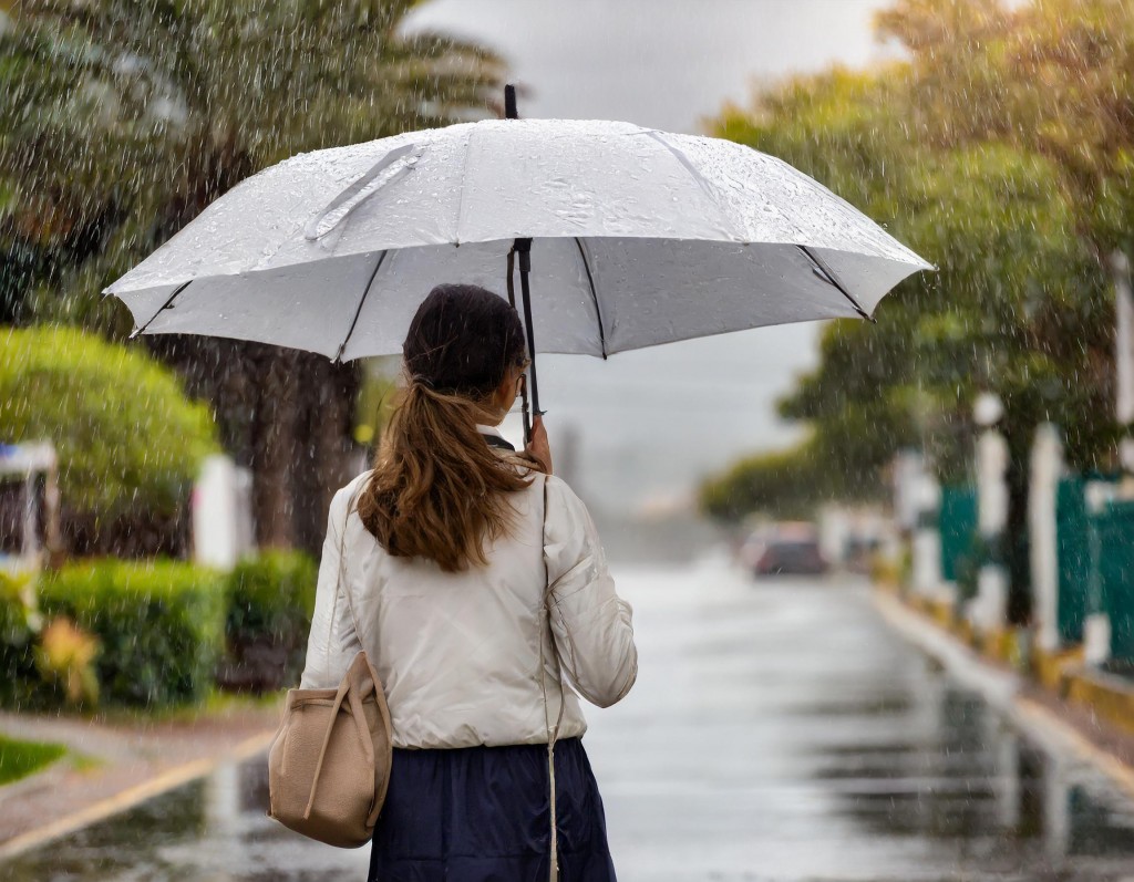 El fin de semana largo comienza con frío y de a poco llegarán las tormentas