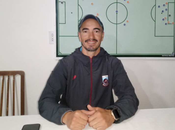José Maxwell: “La idea es generar una comunidad de conocimiento a raíz y a través del fútbol”