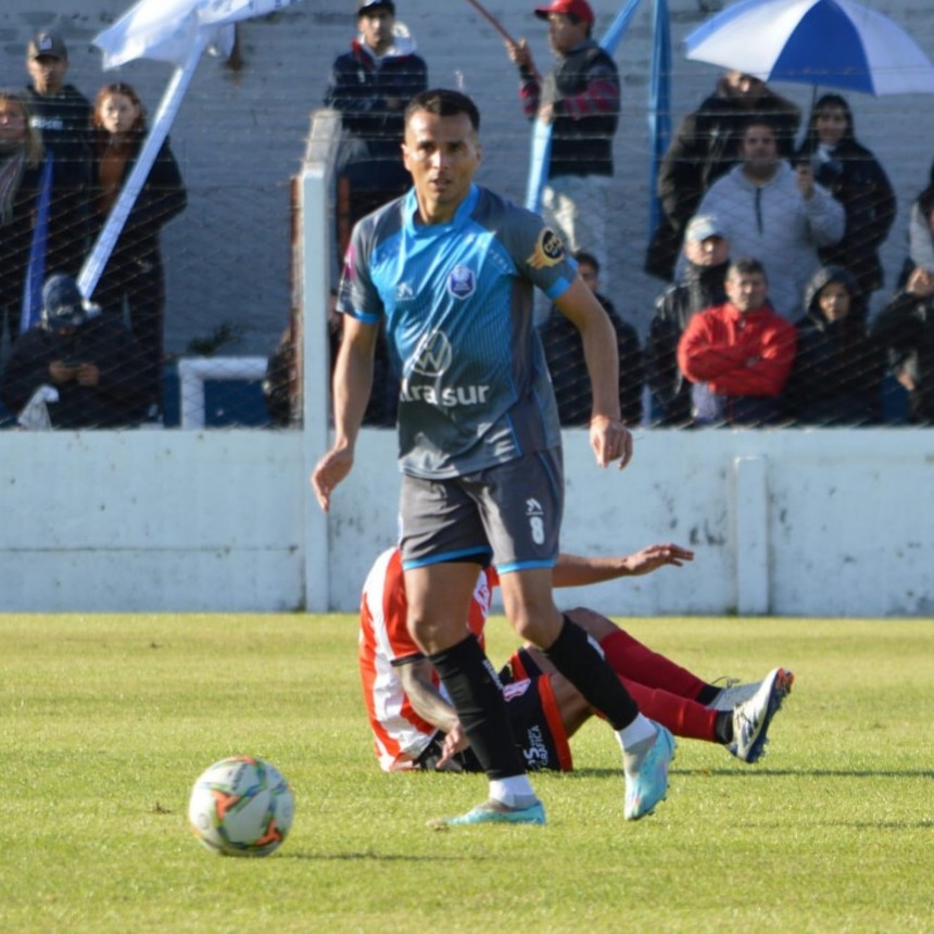 Renso Pérez: “Queda demostrado que el equipo va al frente, que siempre deja un plus más y siempre trata de ir a buscar los partidos”