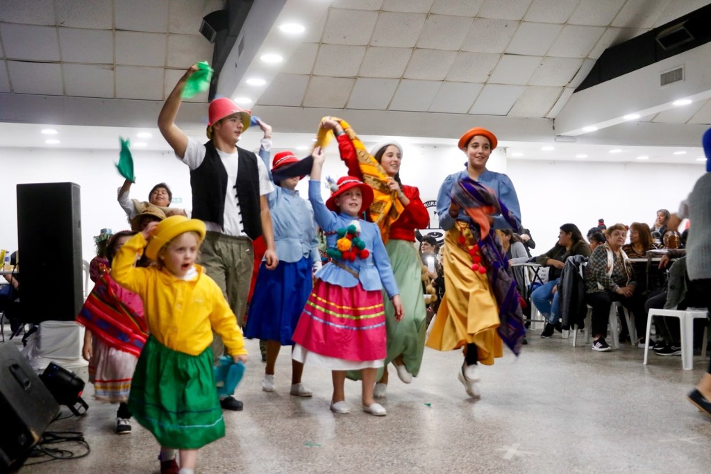 Bol&iacute;var comenz&oacute; a celebrar "La Semana de las Infancias" con Tango y Folclore en La Rural