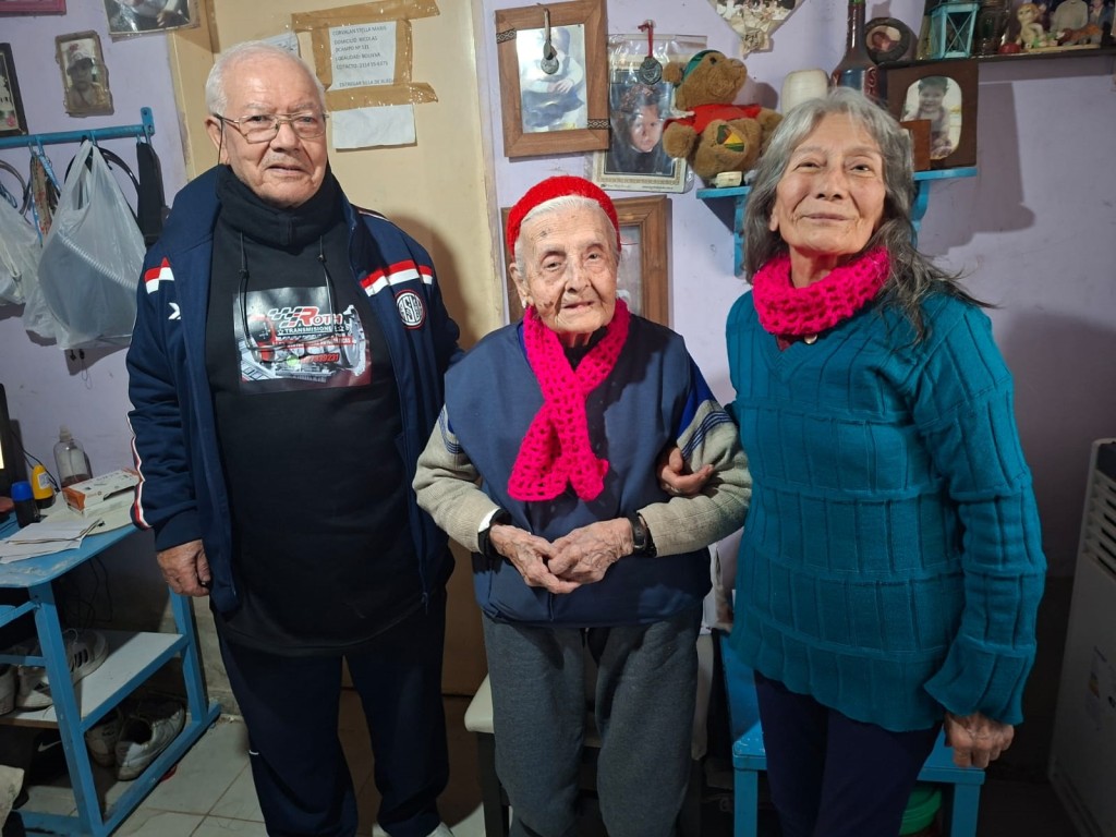 Isolina Raquel Aires de Corbalan, 100 a&ntilde;os no se cumplen todos los d&iacute;as y hablando en la radio y el Canal de Noticias