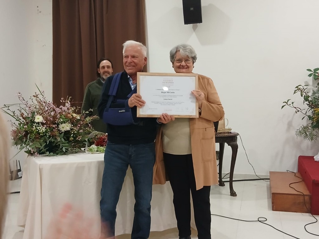 El Hogar Mi Casita recibi&oacute; la distinci&oacute;n "Valores Humanos" de la Fundaci&oacute;n El Arte de Vivir