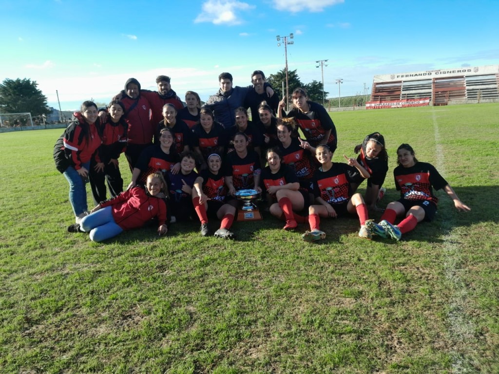 Las chicas de Casariego se consagraron campeonas de la Copa Centenario 