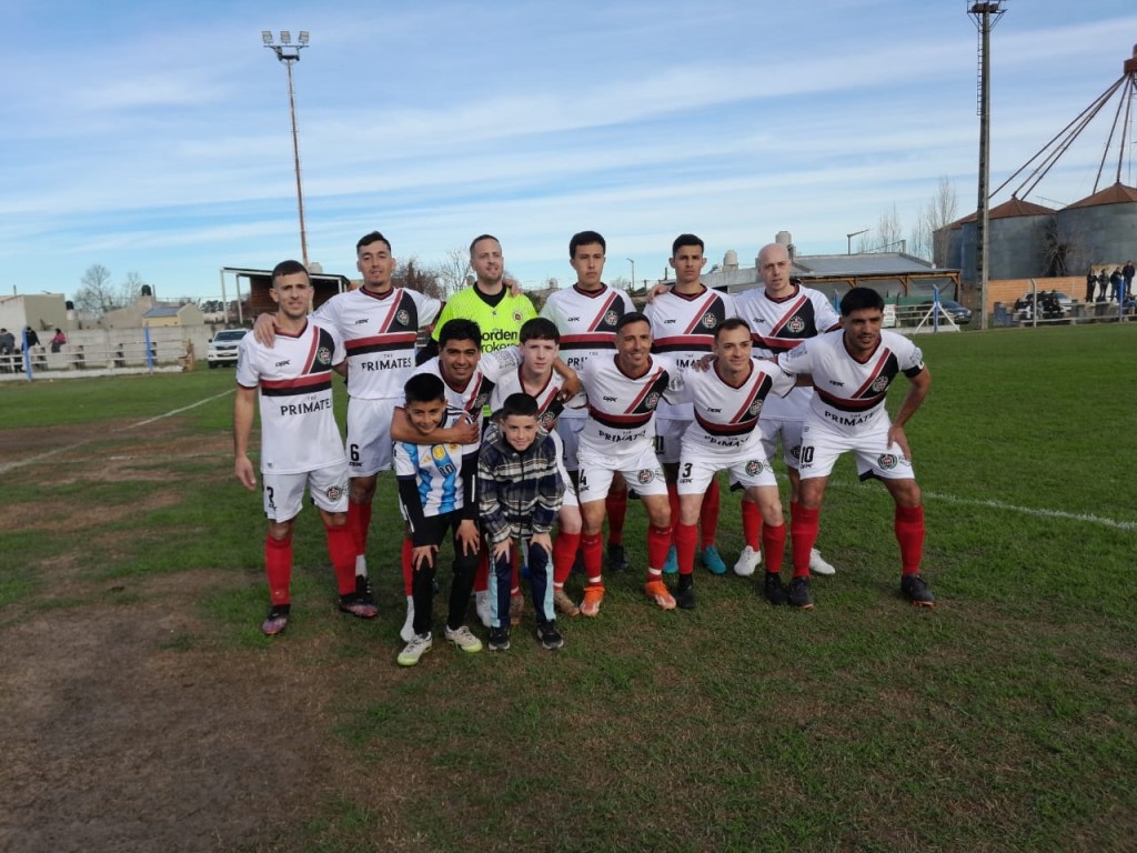 Atl&eacute;tico Urdampilleta dio el golpe de la fecha con una goleada ante Independiente