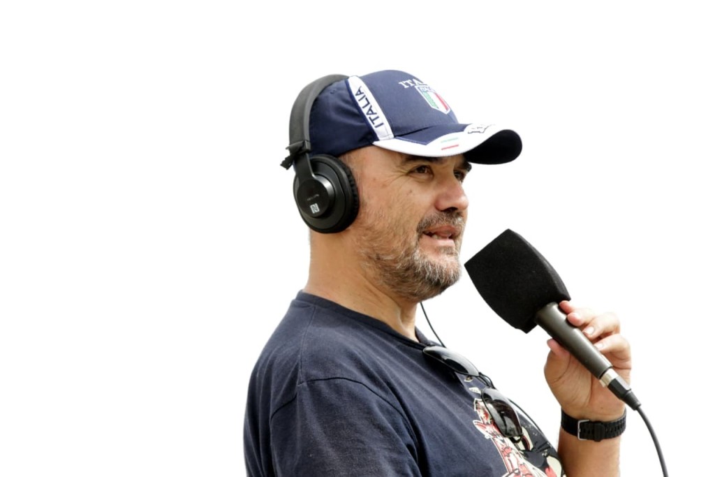 &Aacute;ngel Pesce: "Si vos me preguntas qu&eacute; te gusta hacer, a m&iacute; me gusta relatar f&uacute;tbol"