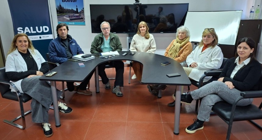 Hospital Capredoni: las autoridades de salud, junto al doctor Jos&eacute; Mar&iacute;a Malu&eacute;ndez, recibieron a integrantes del Colegio de &Oacute;pticos de la Provincia de Buenos Aires