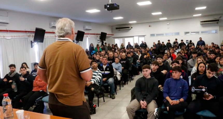 M&aacute;s de 300 personas participaron de las capacitaciones de Horacio Anselmi, en Bol&iacute;var 