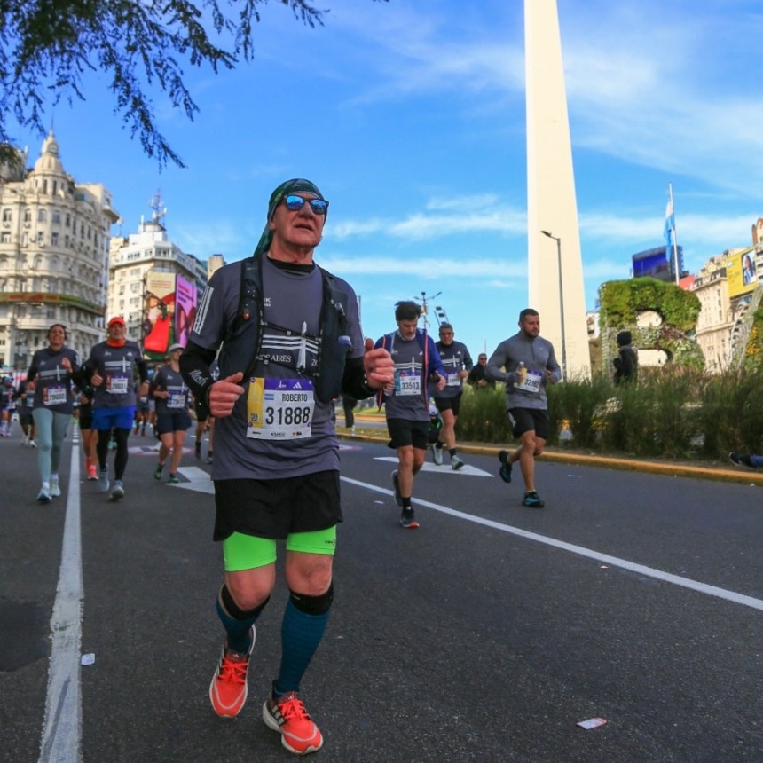 Roberto Vidal complet&oacute; los 21K de Buenos Aires y realiz&oacute; el balance de su carrera en FM 10