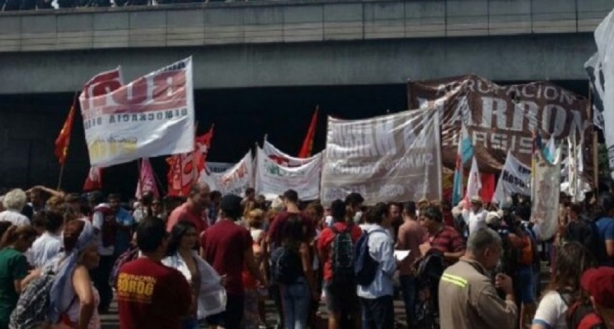 Salud: Ola de despidos en el Hospital Posadas y ya no funcionan varias especialidades