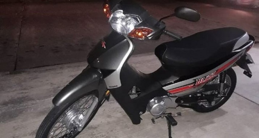 Robaron una moto del interior de un departamento