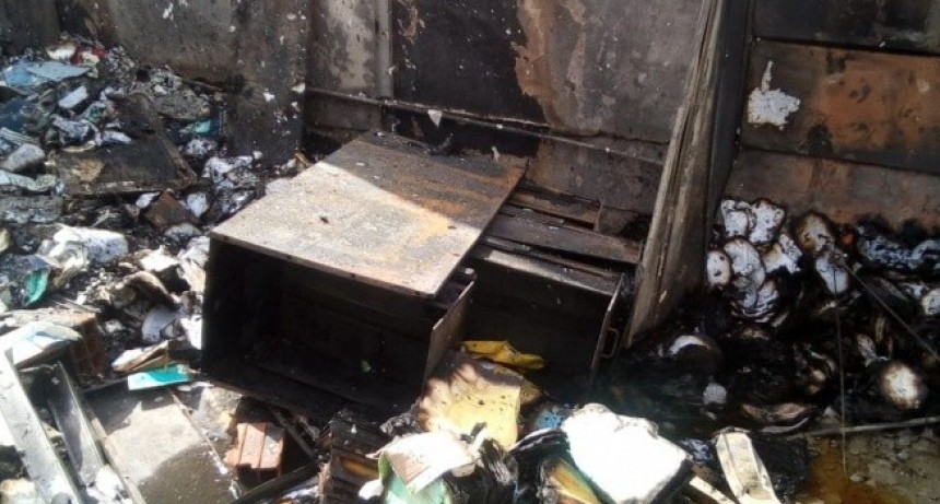 Otra vez en Moreno: una escuela incendiada en medio de sospechas por un acto vand&aacute;lico
