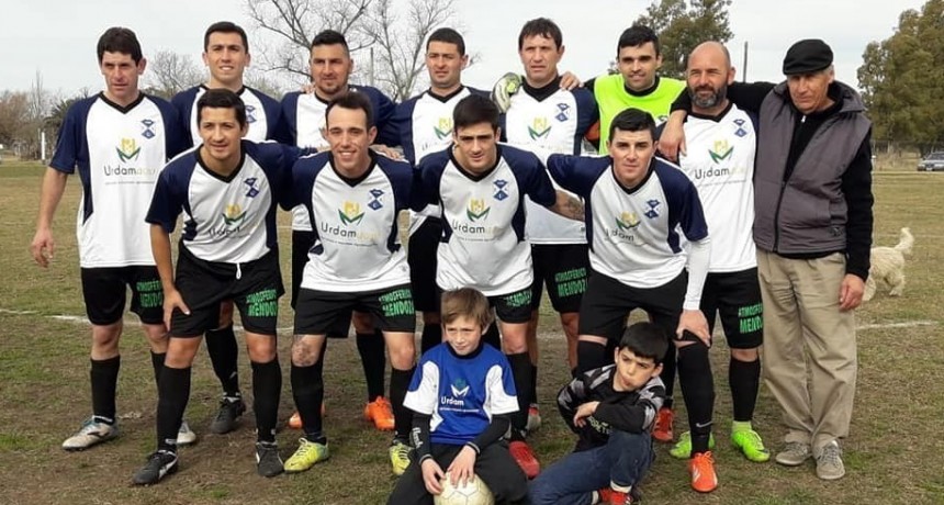 Futbol Rural; Agrario gan&oacute; el cl&aacute;sico y contin&uacute;a en la punta de la tabla de la 1&ordm; divisi&oacute;n