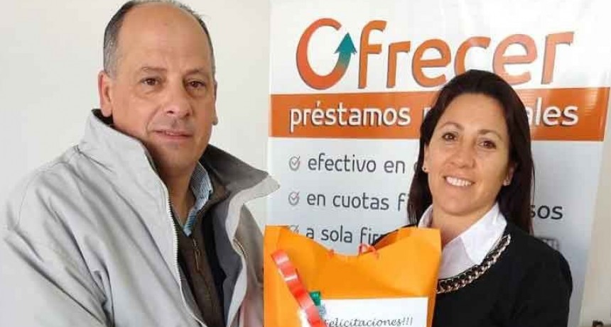 Ofrecer entreg&oacute; el premio sorpresa que se sorte&oacute; entre los clientes del mes de agosto