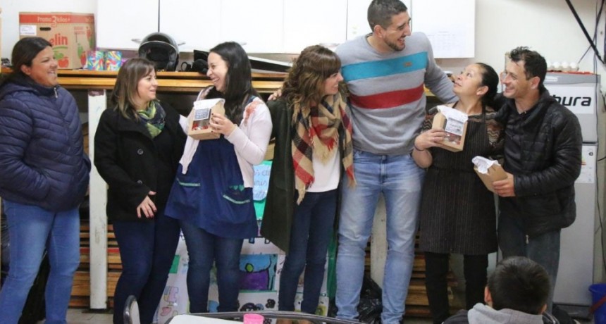 La Municipalidad salud&oacute; a las docentes de los CAI