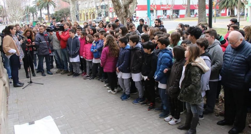 La Municipalidad colocar&aacute; una baldosa en memoria de los hermanos Daroqui