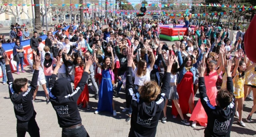 M&aacute;s de 800 j&oacute;venes celebraron el d&iacute;a del estudiante en el Centro C&iacute;vico