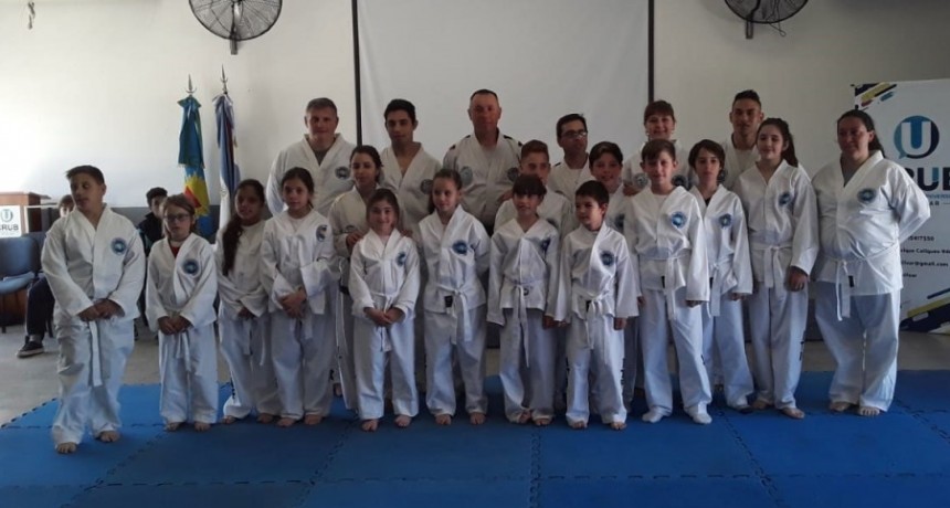 Jornada de cambio de cinturones para la escuela de Taekwondo de Jorge Ruiz