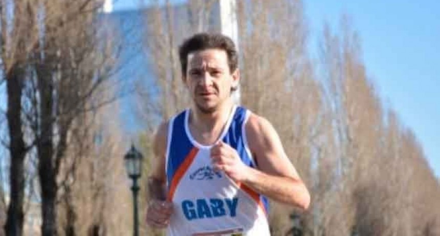 Gabriel Le&oacute;n: &lsquo;Los 42km son una carrera distinta, pasas por un sinf&iacute;n de sensaciones pero se disfruta&rsquo;