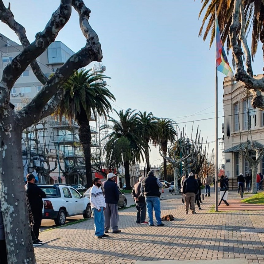 Con demoras en algunos lugares de votación, comenzaron las elecciones en Bolívar