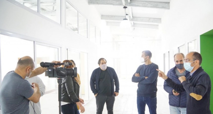 Pisano; “Este edificio es el fiel reflejo de lo que pretendemos continuar construyendo para la educación de Bolívar”