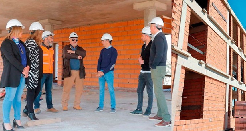 El Intendente Pisano recorrió la obra de la Casa de la Provincia con referentes de organismos provinciales
